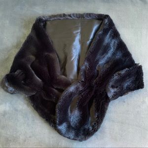 Black Vintage Faux Fur Shawl
